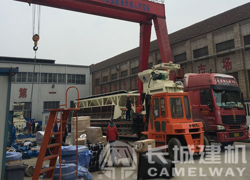 長城建機(jī)hzs60站發(fā)貨現(xiàn)場