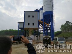 hzs180混凝土攪拌站理論自重量多少噸